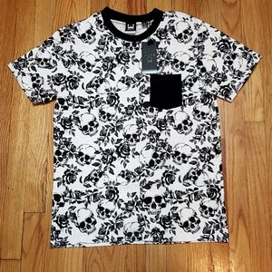 WXYZ All Over Skull Print S Graphic T-Shirt